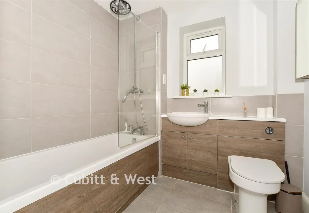 Bathroom - Kings Close, Yapton, Arundel, West Sussex - Wards of Kent