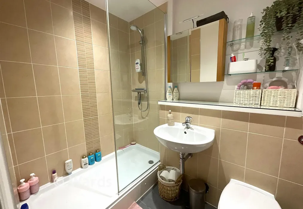 En-Suite Shower Room - Alisander Close, Snodland, Kent - Wards of Kent