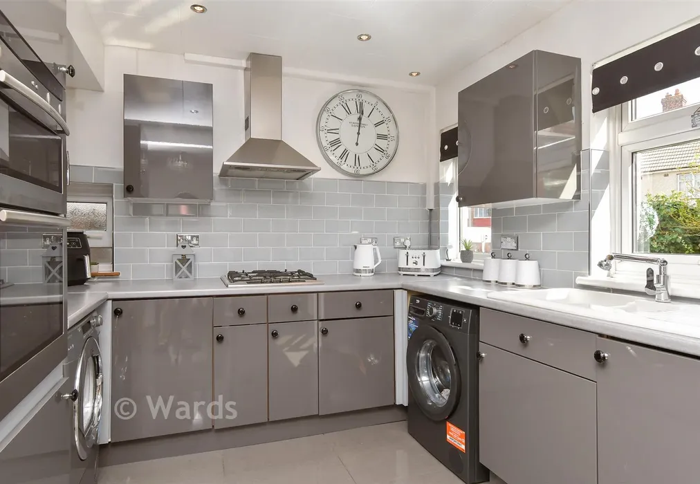 Kitchen - Clarendon Gardens, Dartford, Kent - Wards of Kent