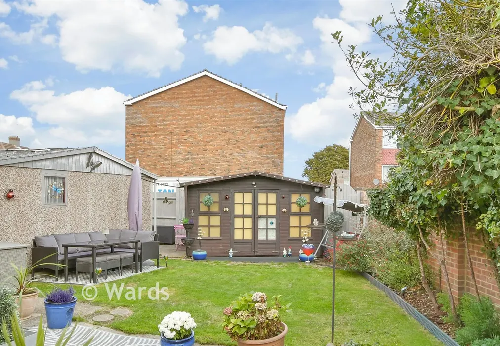Rear Garden - Clarendon Gardens, Dartford, Kent - Wards of Kent