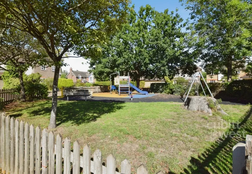 user_edited_photo... - Sloughbrook Close Horsham RH12 - Wards of Kent