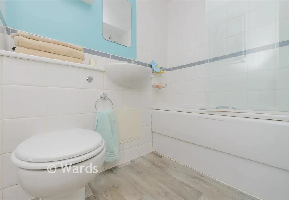 Bathroom - Esparto Way, Dartford, Kent - Wards of Kent