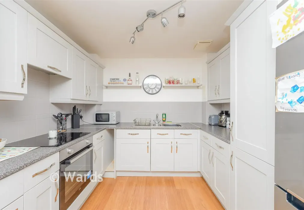 Kitchen - Esparto Way, Dartford, Kent - Wards of Kent