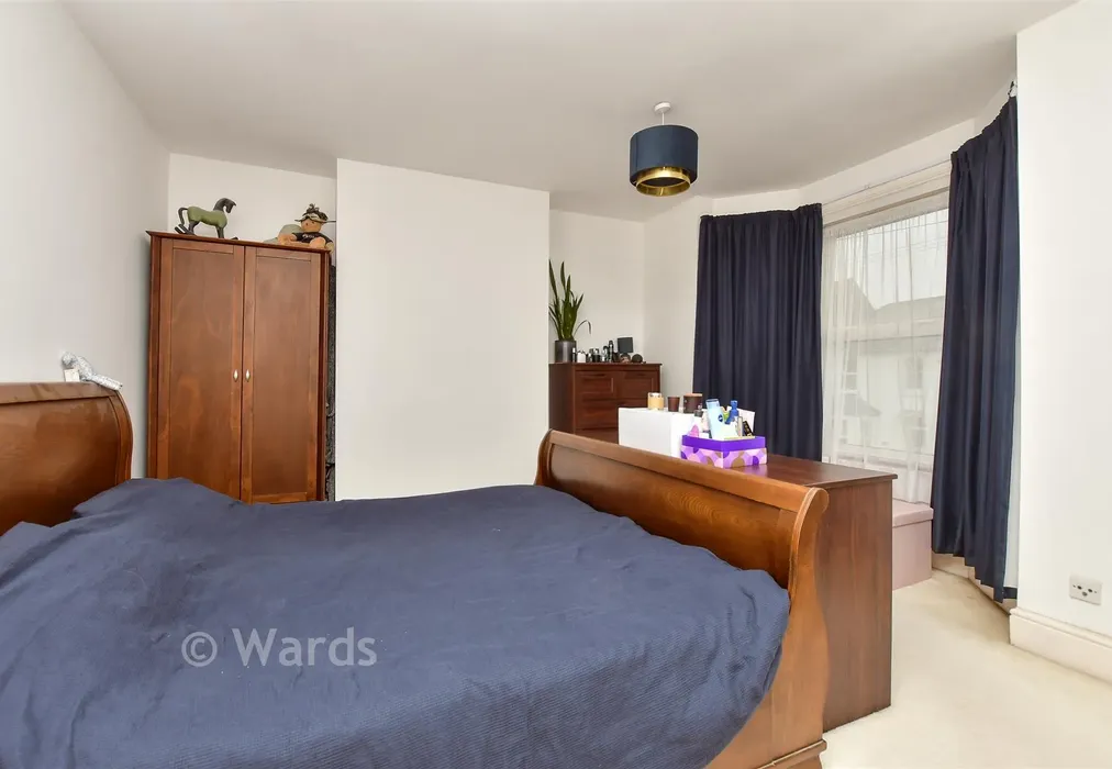 Bedroom 1 - Park Road, Sittingbourne, Kent - Wards of Kent