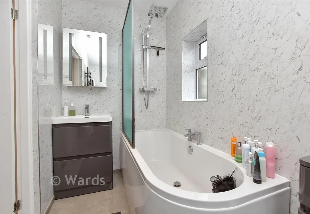 Bathroom - Park Road, Sittingbourne, Kent - Wards of Kent
