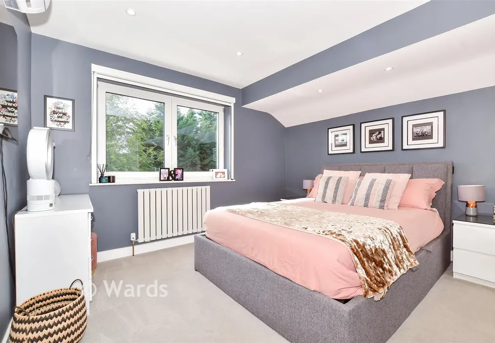 Bedroom 1 - Sevington Park, Maidstone, Kent - Wards of Kent