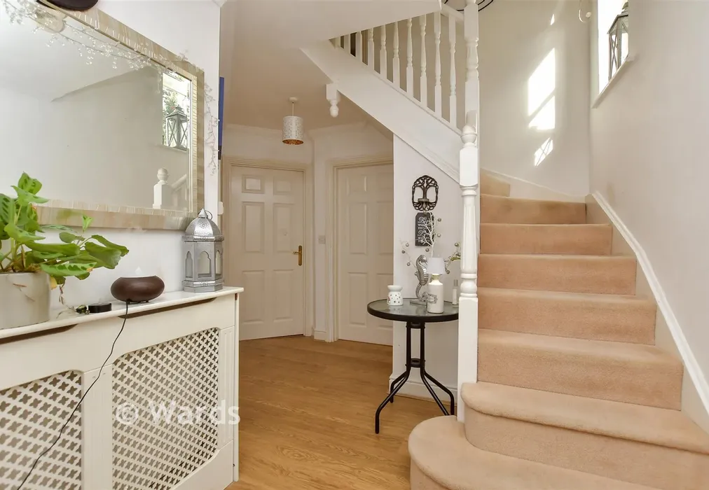 Entrance Hall - Dawn Lane, Kings Hill, West Malling, Kent - Wards of Kent