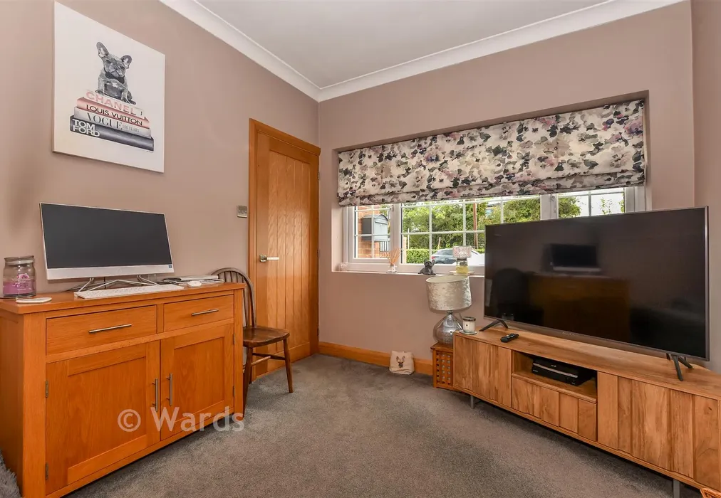 Family Room - Ashford Road, Faversham, Kent - Wards of Kent