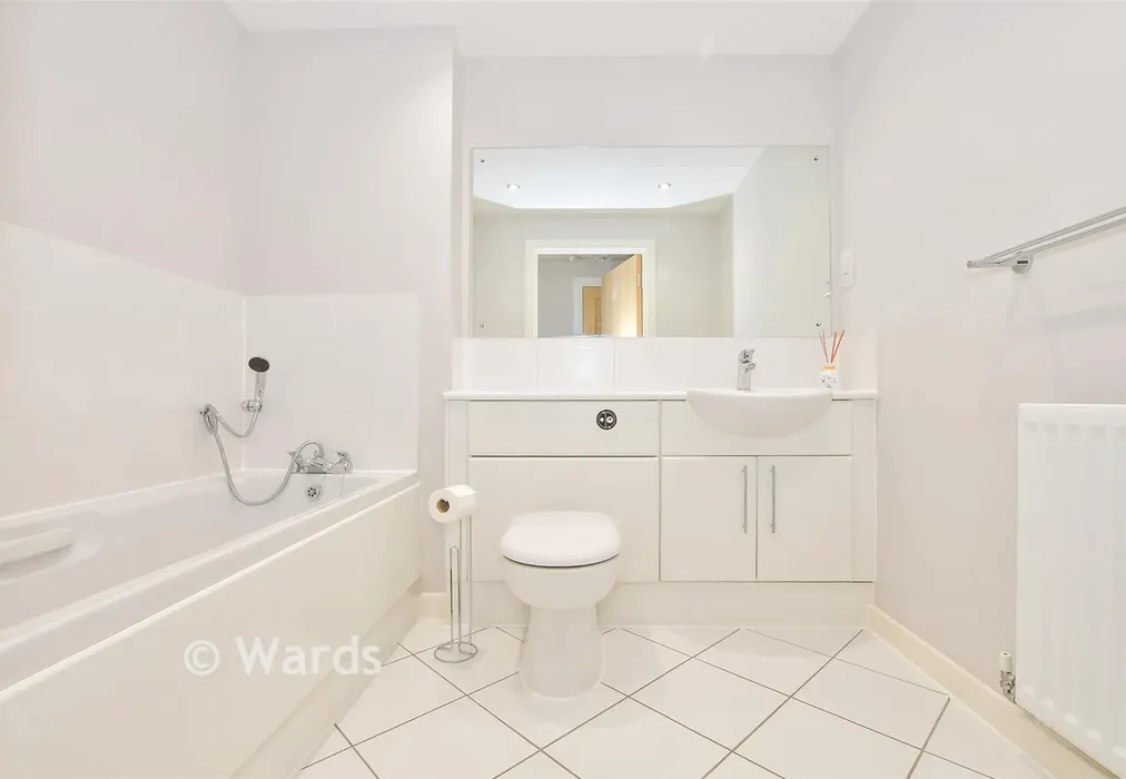 Bathroom - Sherwood Avenue, Aylesford, Kent - Wards of Kent