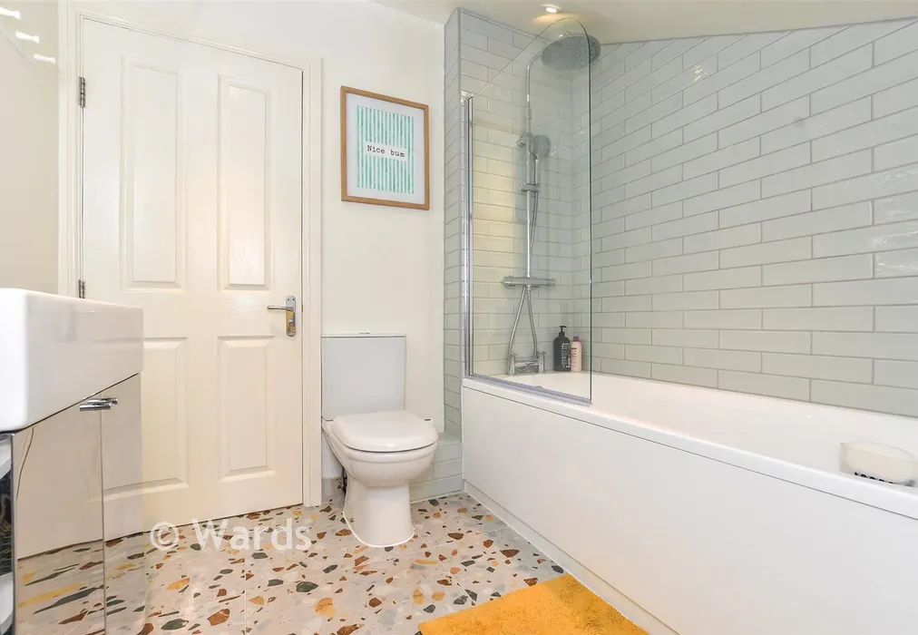 Bathroom - Ashford Road, Tenterden, Kent - Wards of Kent