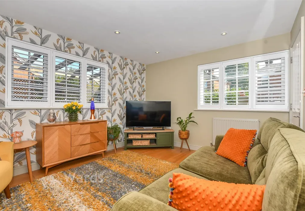 Lounge - Ashford Road, Tenterden, Kent - Wards of Kent