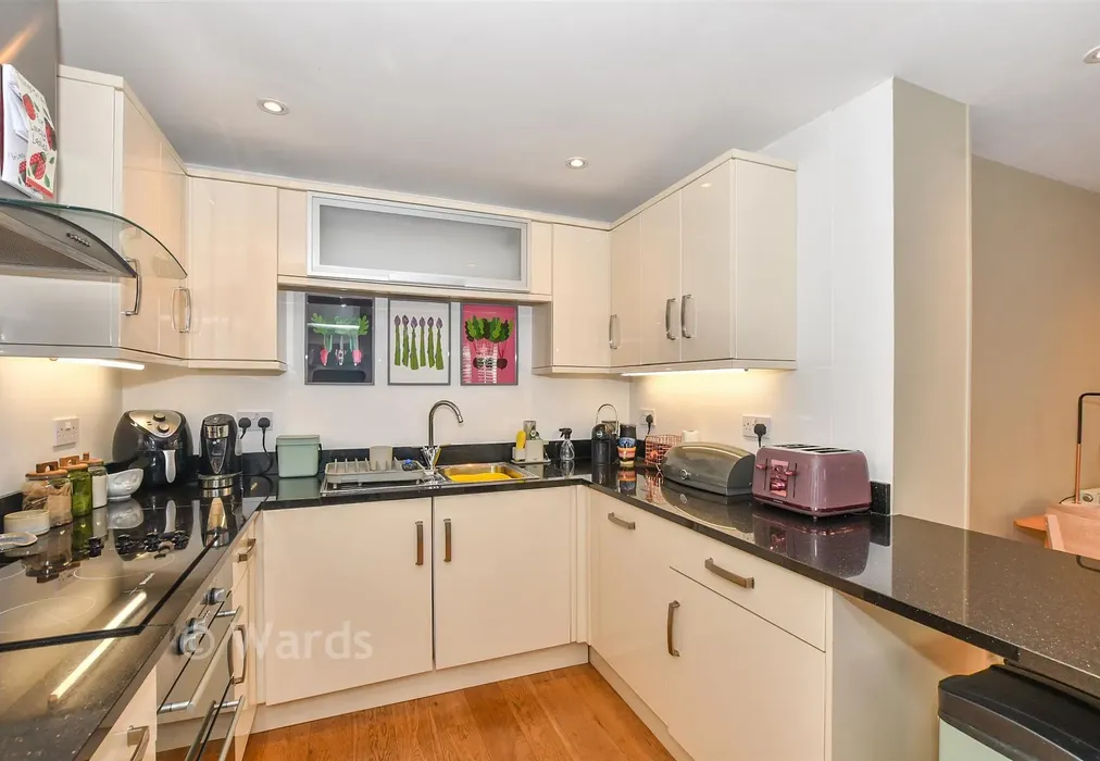 Kitchen - Ashford Road, Tenterden, Kent - Wards of Kent