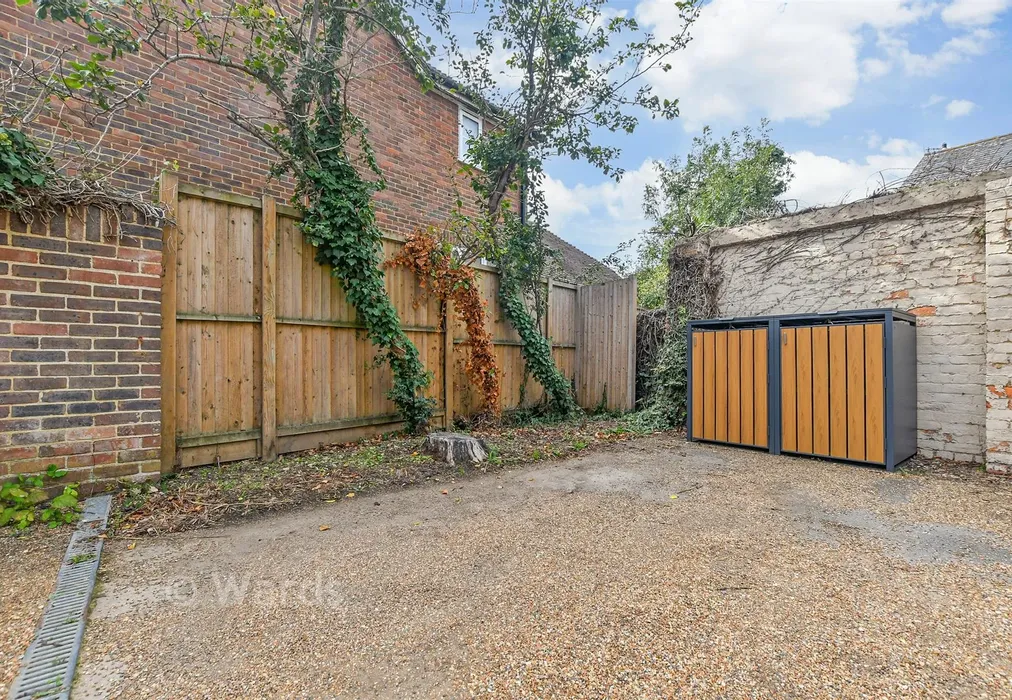 Driveway/Parking - Ashford Road, Tenterden, Kent - Wards of Kent
