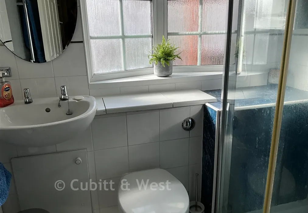 Shower Room - Emms Lane, Brooks Green, Horsham, West Sussex - Wards of Kent