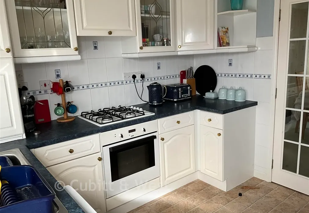 Kitchen - Emms Lane, Brooks Green, Horsham, West Sussex - Wards of Kent