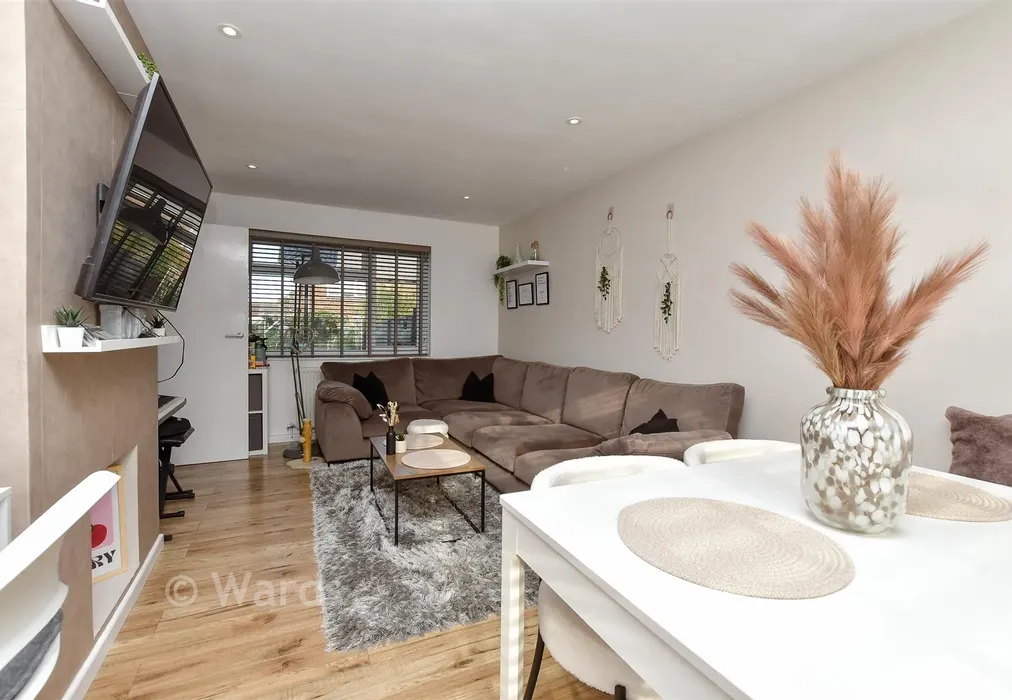 Lounge - Warren Wood Road, Rochester, Kent - Wards of Kent