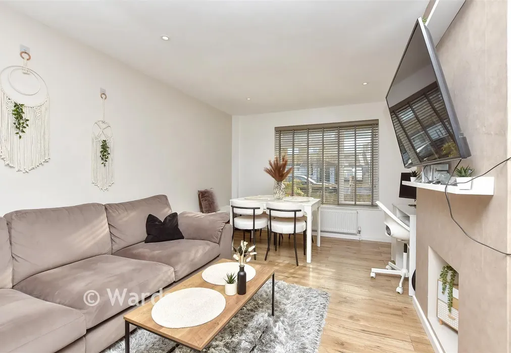 Lounge - Warren Wood Road, Rochester, Kent - Wards of Kent