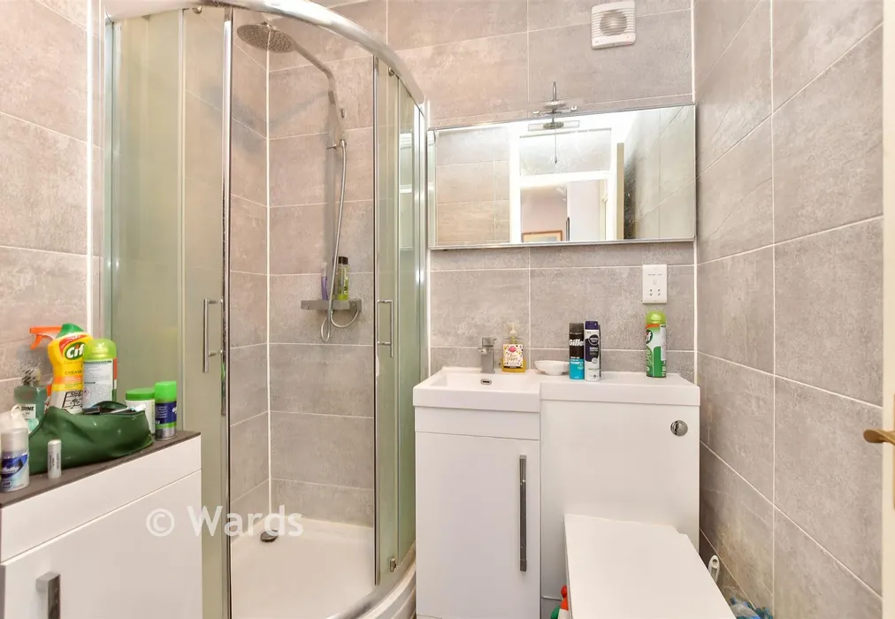 Shower Room - Esplanade, Rochester, Kent - Wards of Kent
