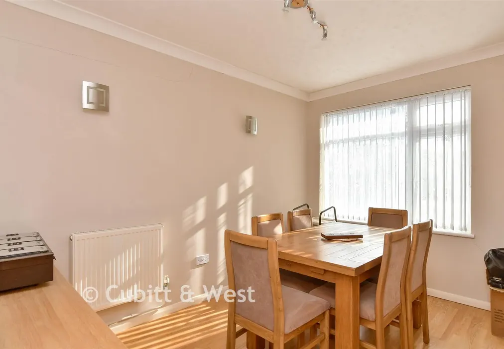 Bedroom 3 - Malines Avenue, Peacehaven, East Sussex - Wards of Kent