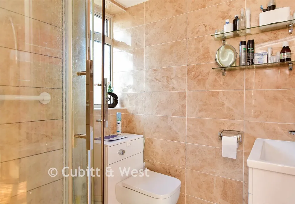 En-Suite Shower Room - Malines Avenue, Peacehaven, East Sussex - Wards of Kent
