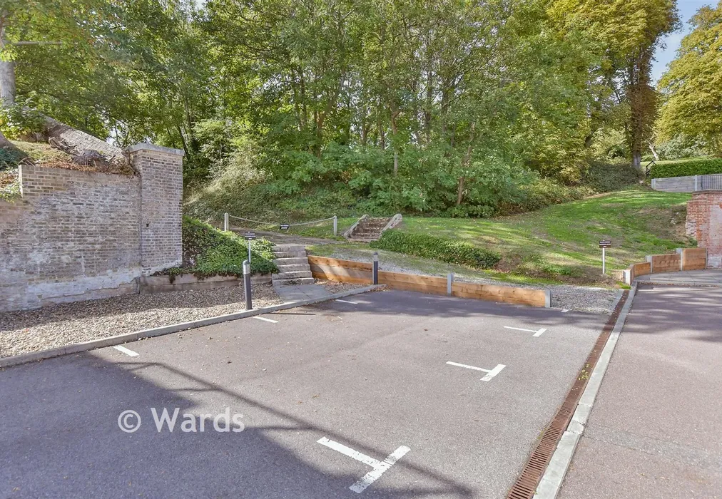 Driveway/Parking - Upnor Road, Lower Upnor, Rochester, Kent - Wards of Kent