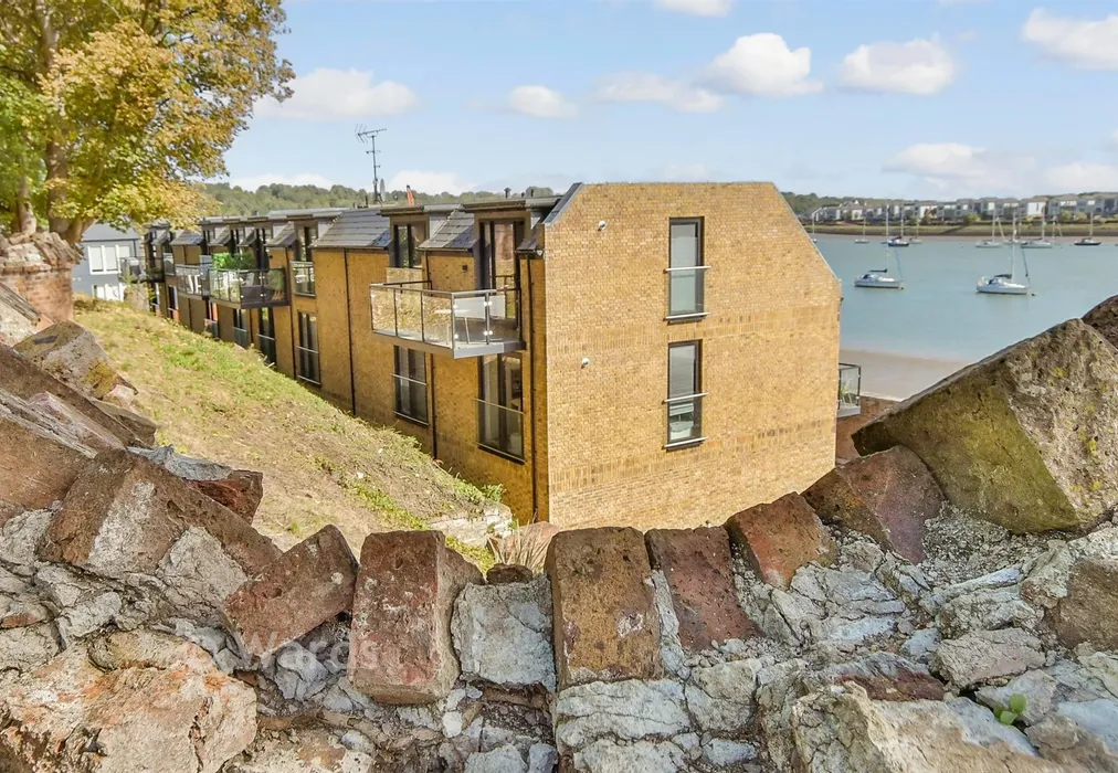 External Lifestyle Photograph - Upnor Road, Lower Upnor, Rochester, Kent - Wards of Kent