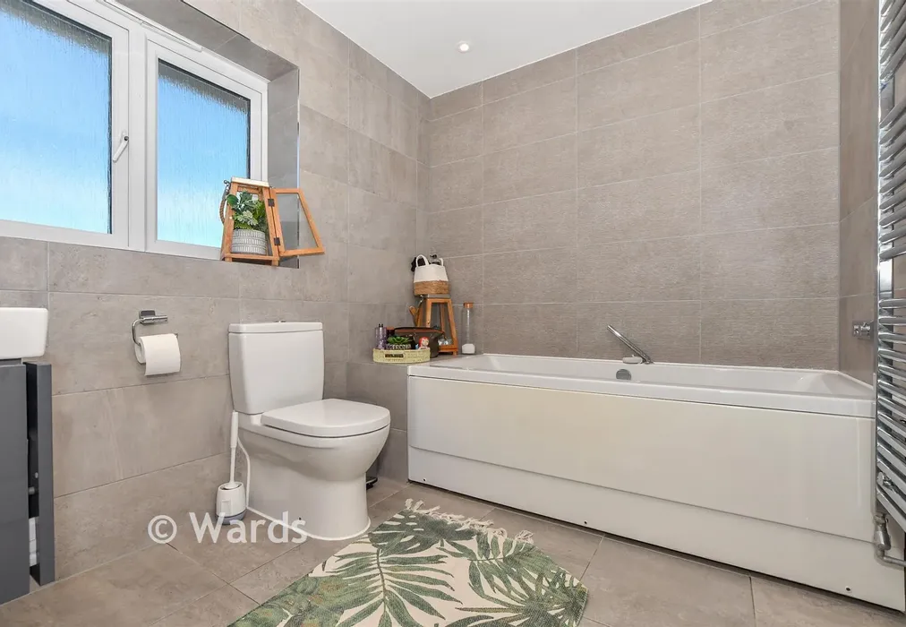 En-Suite Bathroom - Ketley Close, Eastchurch. Sheerness, Kent - Wards of Kent