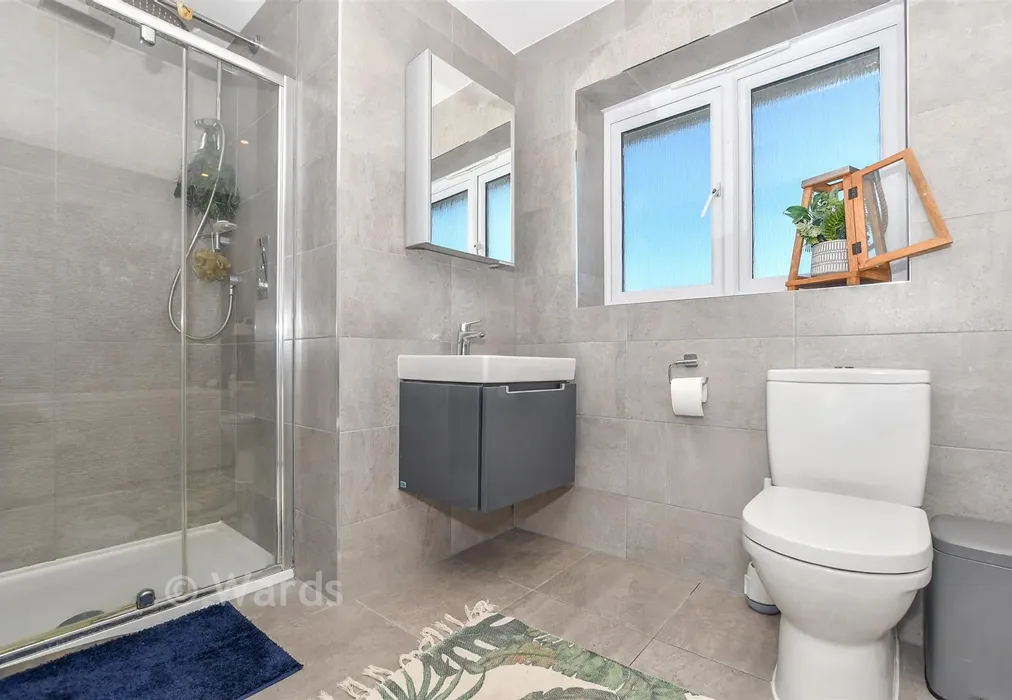 En-Suite Bathroom - Ketley Close, Eastchurch. Sheerness, Kent - Wards of Kent