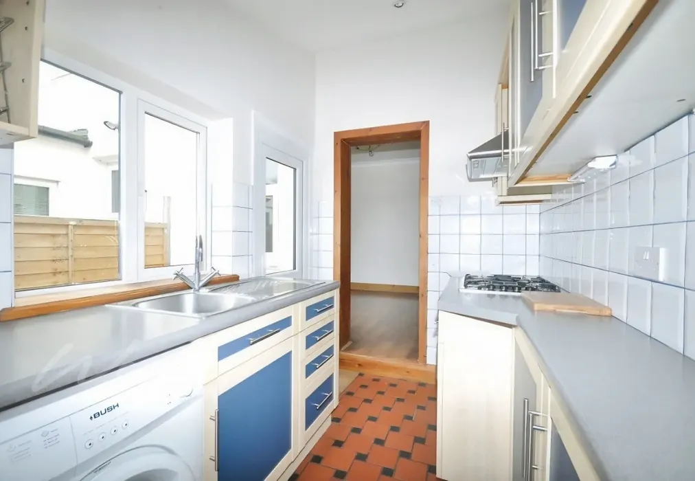 Kitchen - Blenheim Road, Dartford. DA1 - Wards of Kent