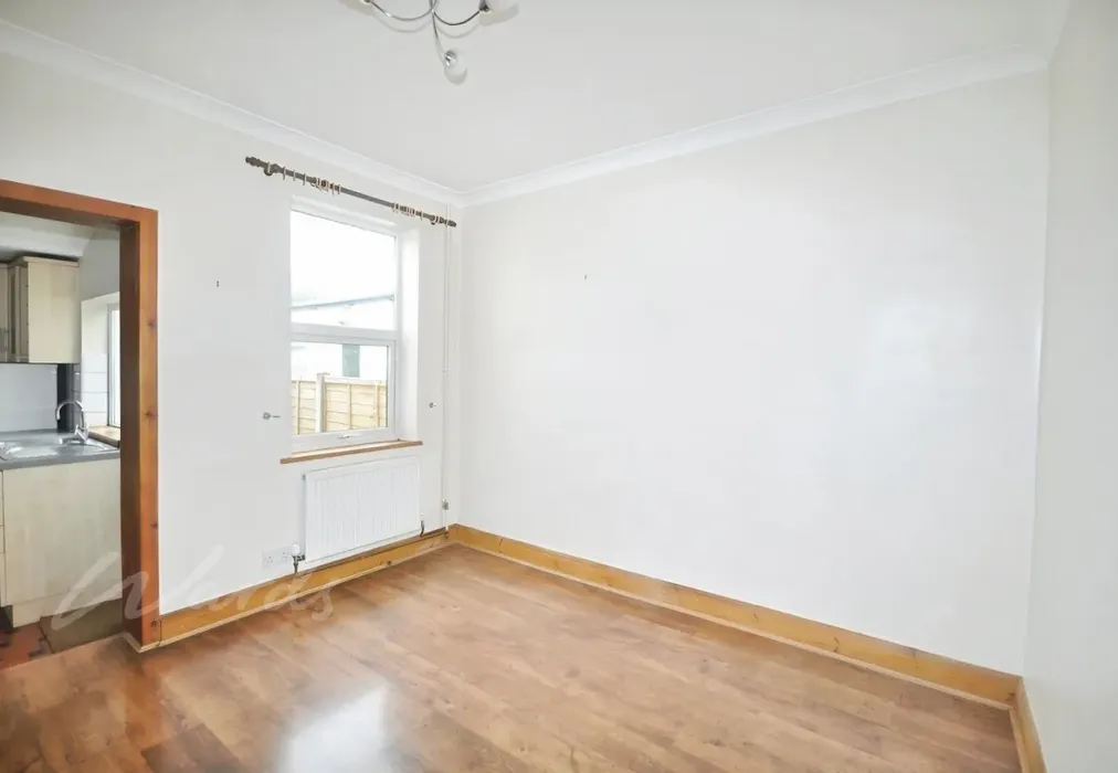Dining area - Blenheim Road, Dartford. DA1 - Wards of Kent