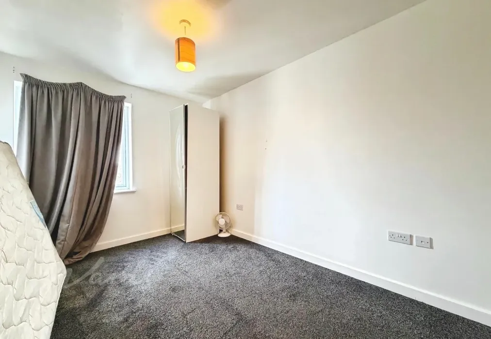 Bedroom 2 - Black Eagle Drive Northfleet DA11 - Wards of Kent