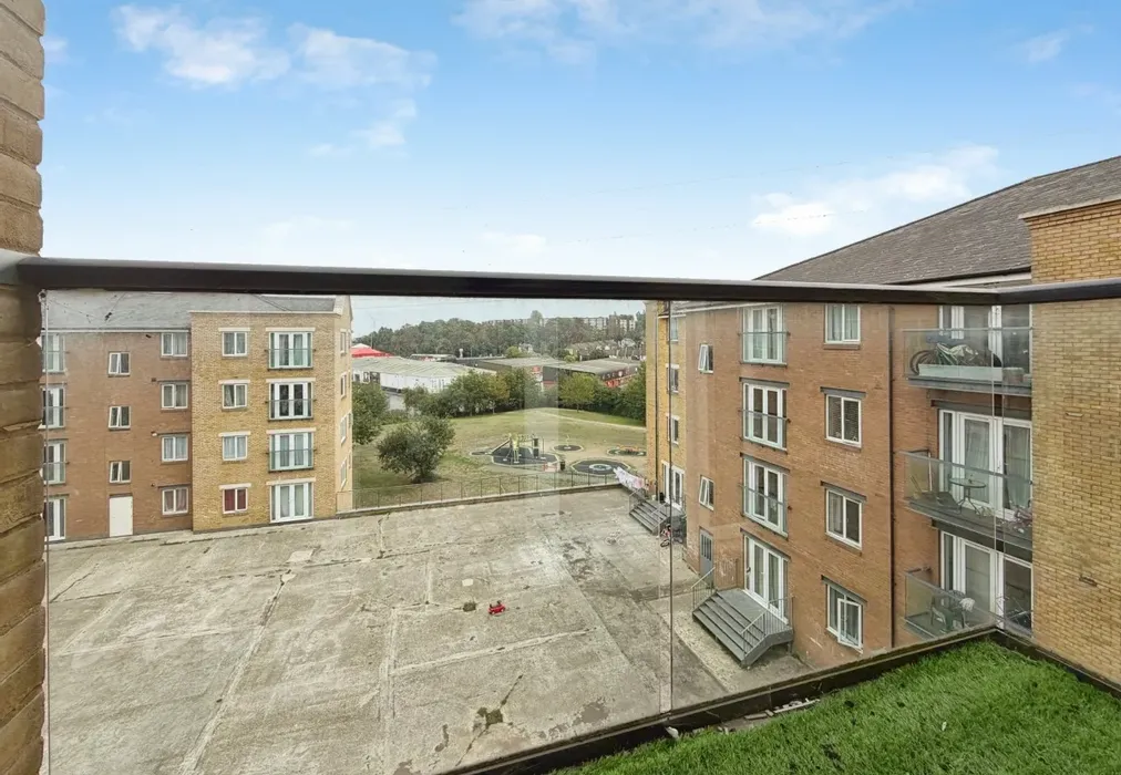 Balcony - Black Eagle Drive Northfleet DA11 - Wards of Kent