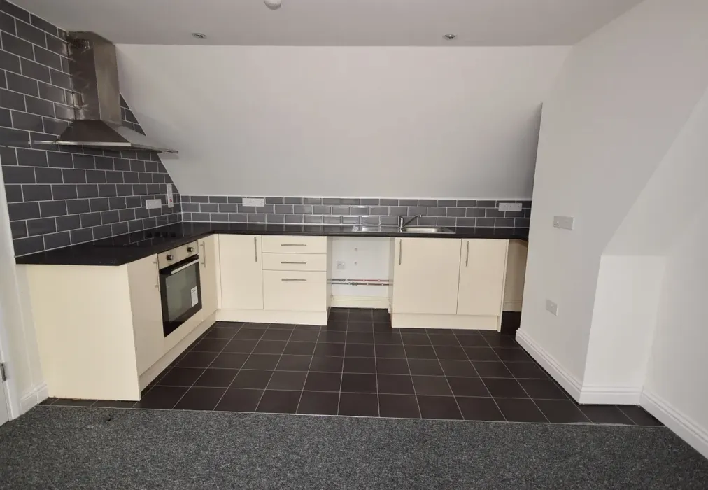 kitchen - Hillside Avenue Strood ME2 - Wards of Kent