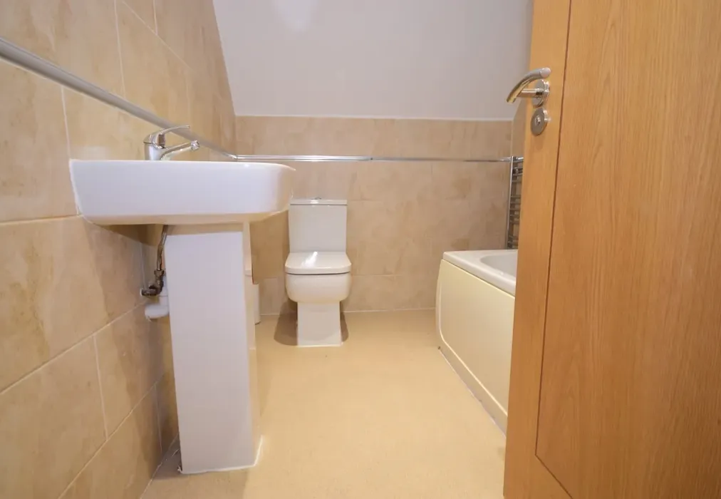 bathroom - Hillside Avenue Strood ME2 - Wards of Kent