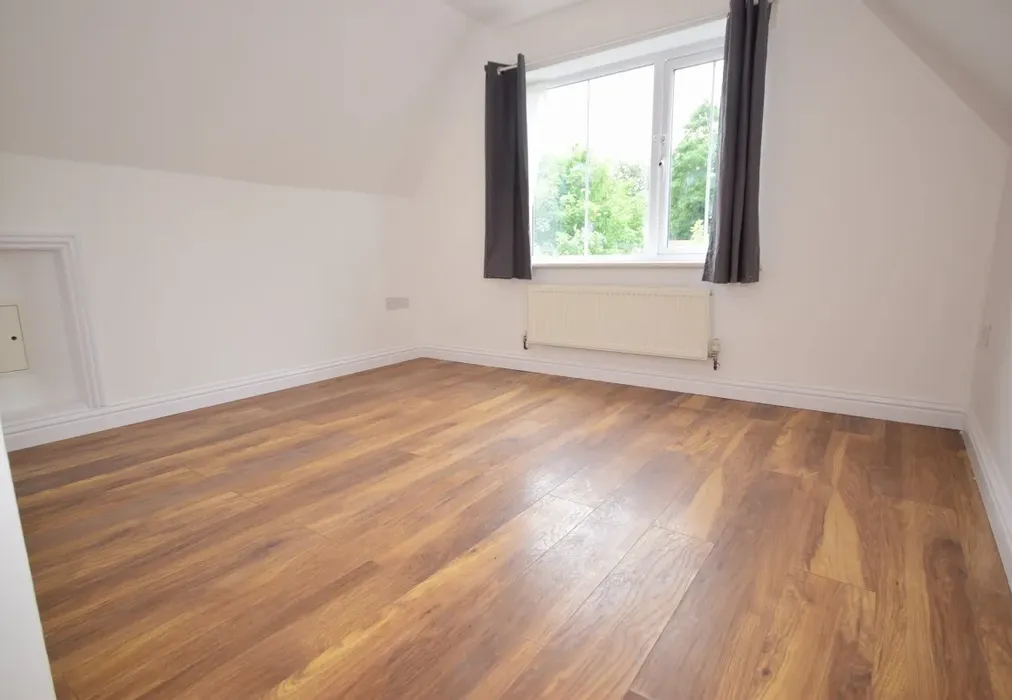 bed 2 - Hillside Avenue Strood ME2 - Wards of Kent