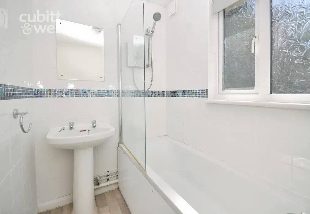 Bathroom - New Town, Uckfield, TN22 - Wards of Kent