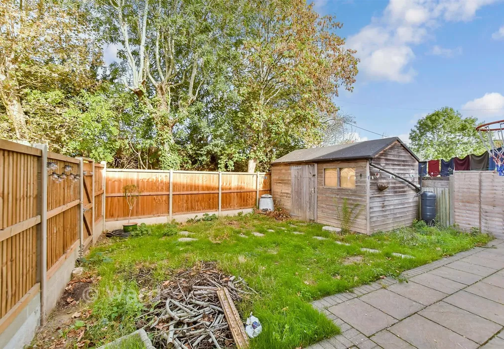 Rear Garden - Goldfinch Close, Faversham, Kent - Wards of Kent