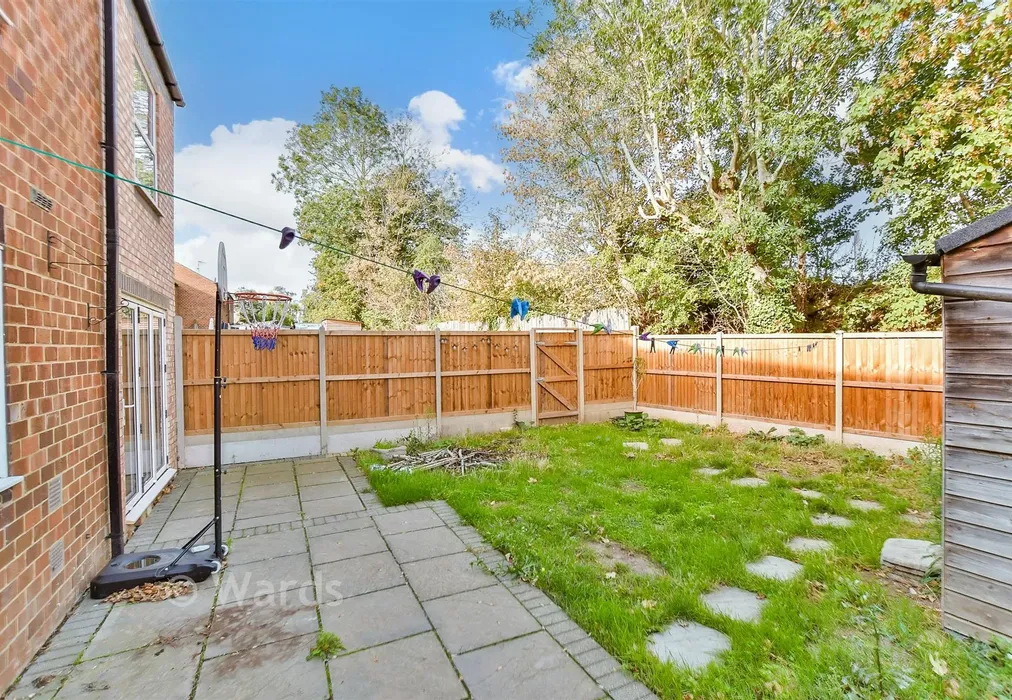 Rear Garden - Goldfinch Close, Faversham, Kent - Wards of Kent