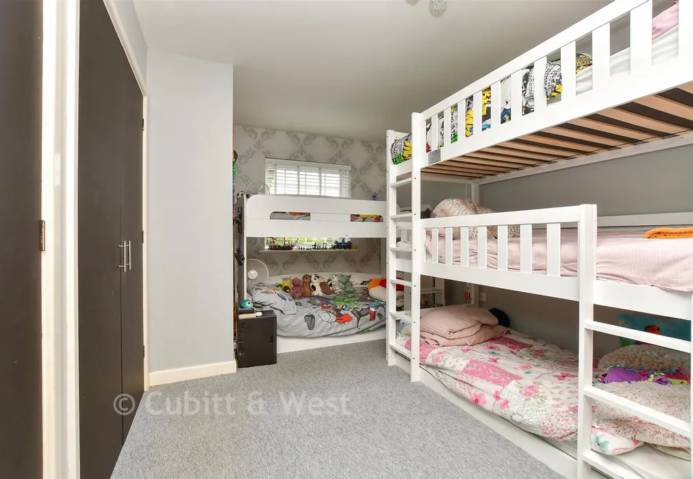 Bedroom 1 - Brighton Road, Tadworth, Surrey - Wards of Kent