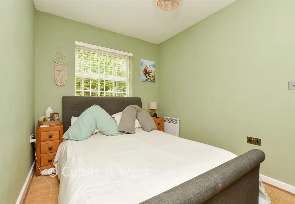 Bedroom 2 - Brighton Road, Tadworth, Surrey - Wards of Kent