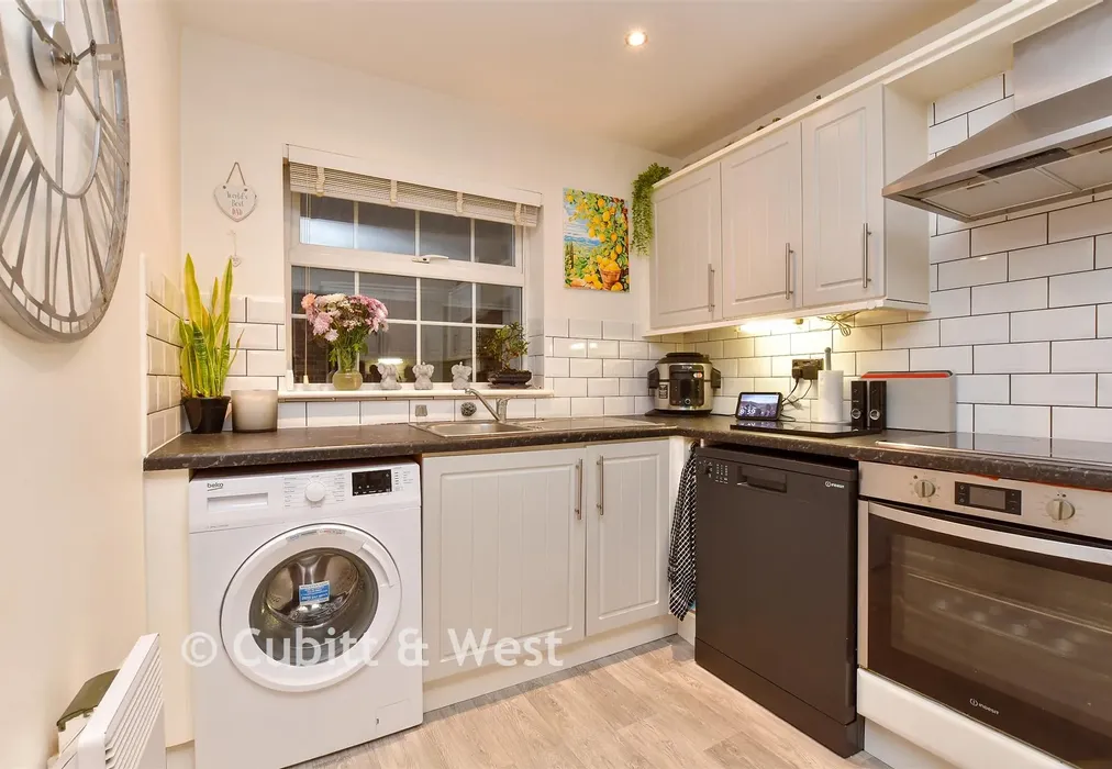 Kitchen - Brighton Road, Tadworth, Surrey - Wards of Kent