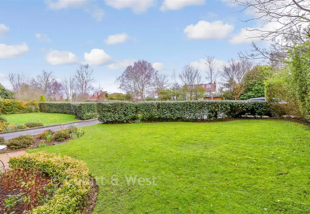 Communal Gardens - Brighton Road, Tadworth, Surrey - Wards of Kent