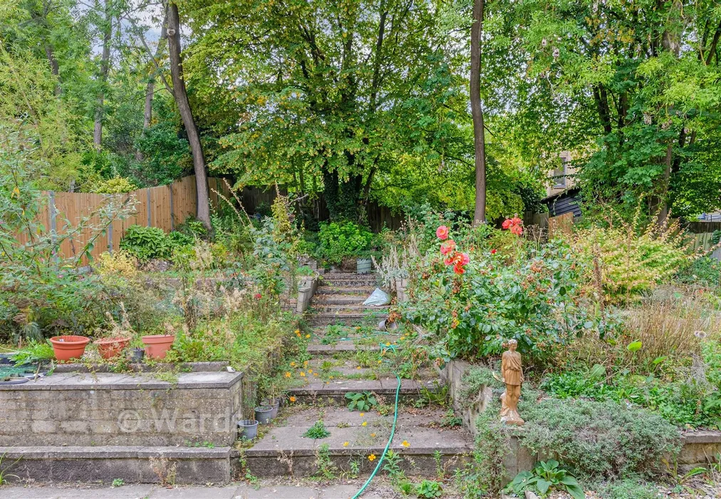 Rear Garden - Redhill Wood, New Ash Green, Kent - Wards of Kent