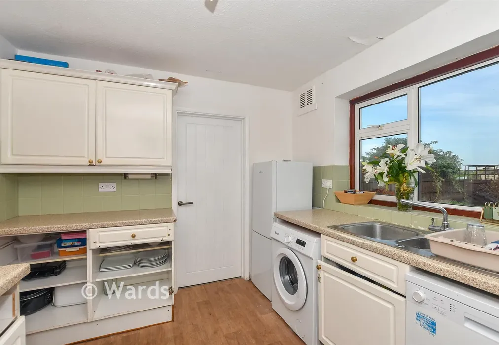 Kitchen - Swan Lane, Sellindge, Kent - Wards of Kent