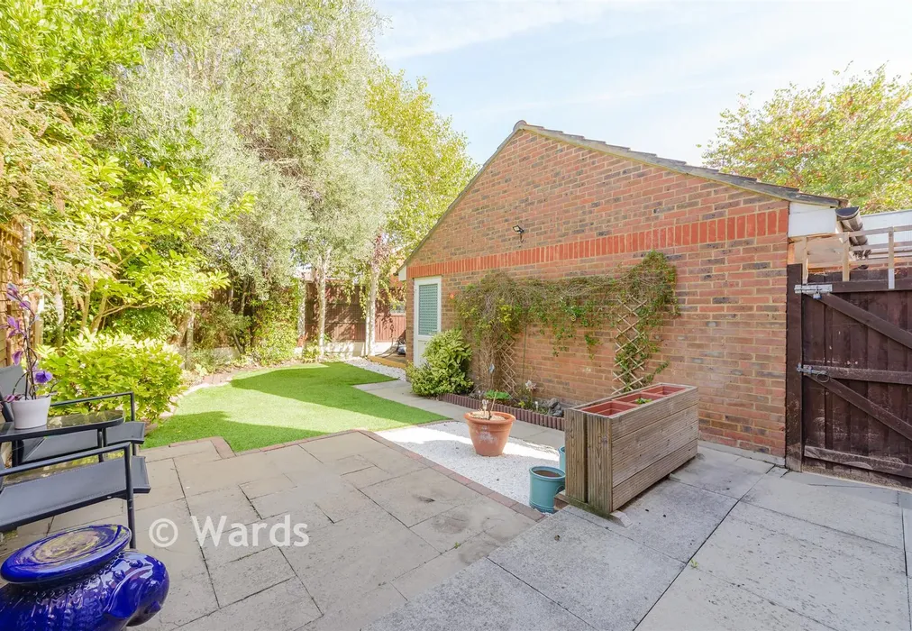 Rear Garden - Maritime Gate, Gravesend, Kent - Wards of Kent
