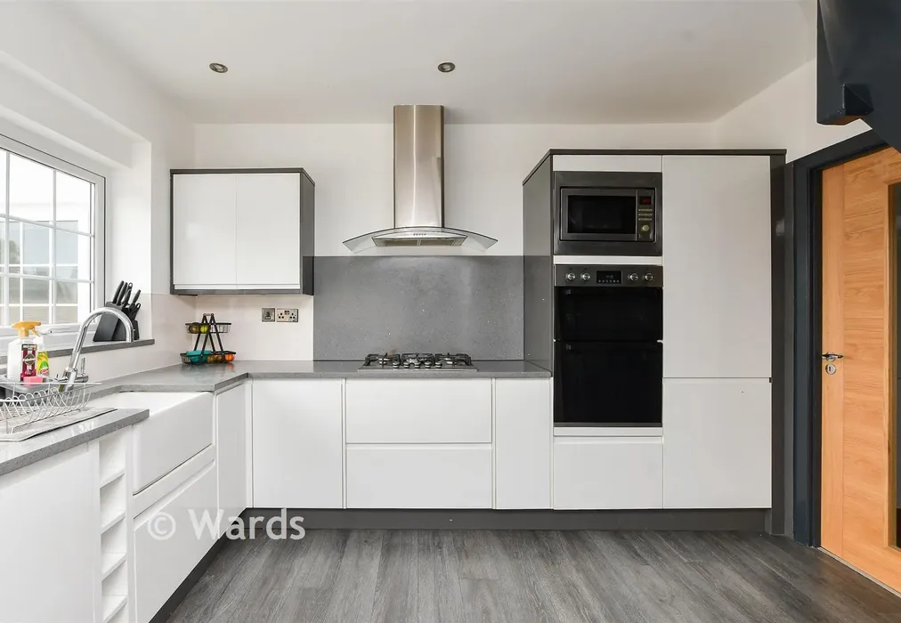 Kitchen - Ramsgate Road, Broadstairs, Kent - Wards of Kent