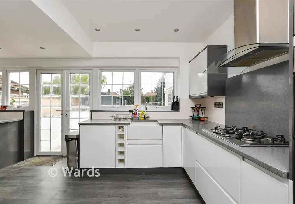 Kitchen - Ramsgate Road, Broadstairs, Kent - Wards of Kent