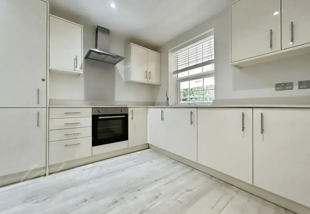 kitchen - Speldhurst Road Tunbridge Wells TN4 - Wards of Kent