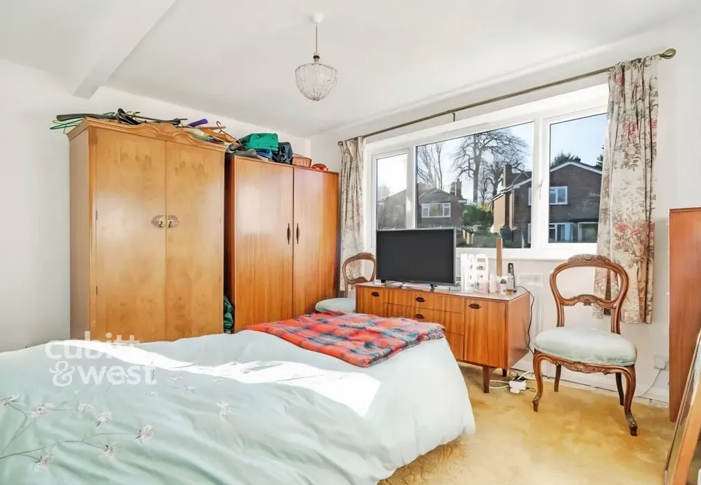 Bedroom - Saxonbury Close, Crowborough, TN6 - Wards of Kent
