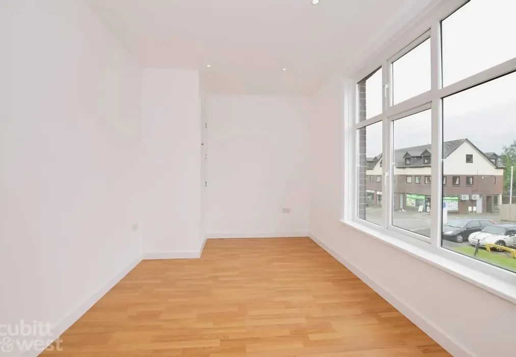 Bedroom - Farningham Road, Crowborough, TN6 - Wards of Kent